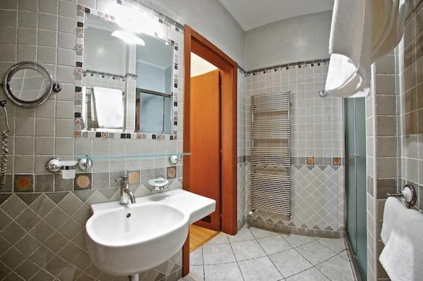 Hotel Pedrini Болонья Номер фото