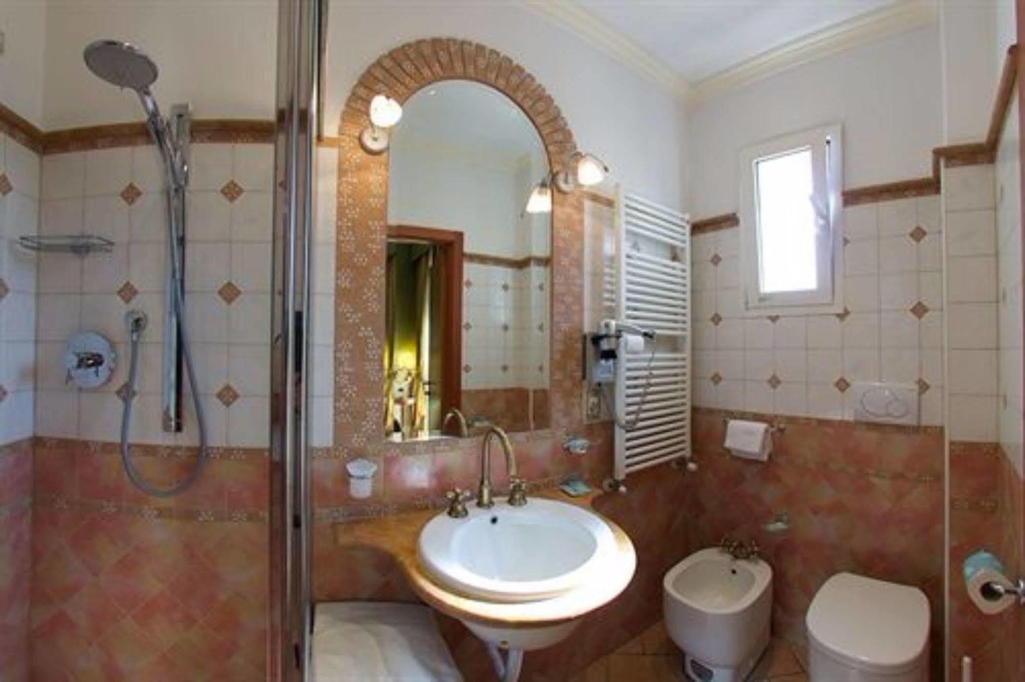 Hotel Pedrini Болонья Екстер'єр фото