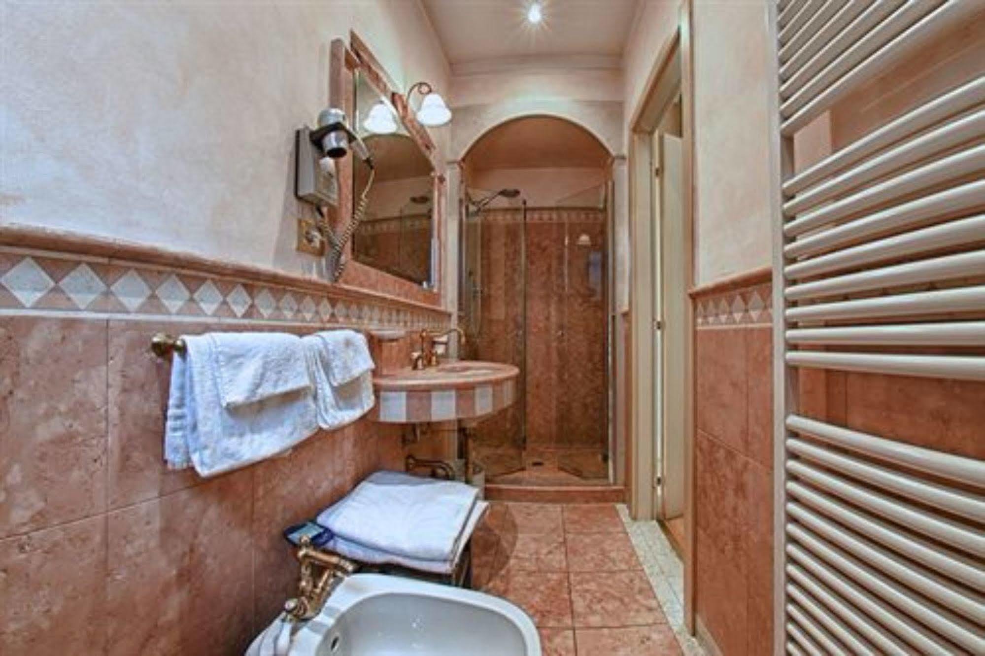 Hotel Pedrini Болонья Екстер'єр фото