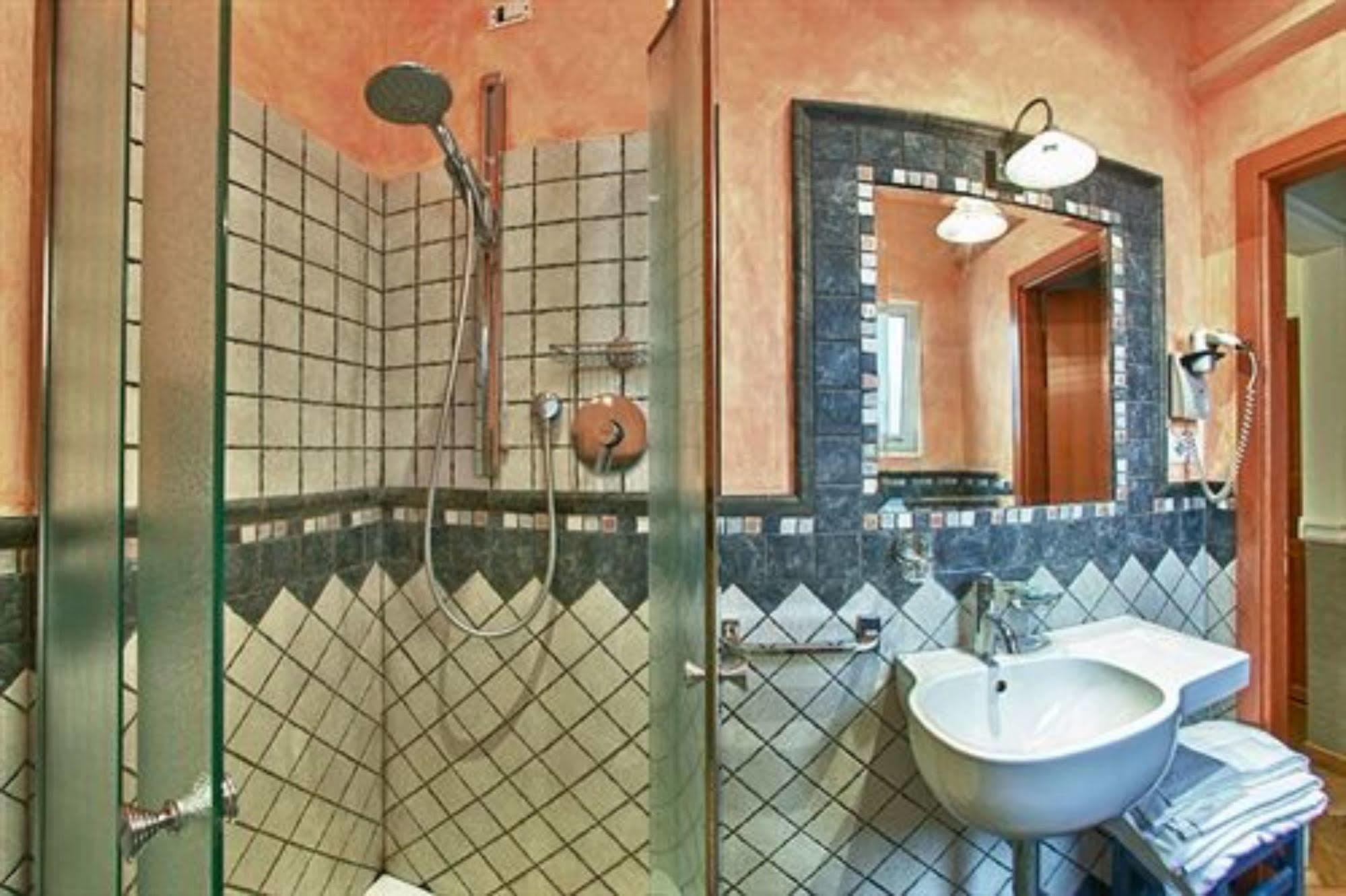 Hotel Pedrini Болонья Екстер'єр фото